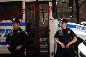 پلیس آمریکا بیش از ۱۷۰۰ دانشجو را بازداشت کرد