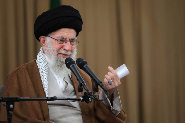 رهبر انقلاب: ملت نگران نباشد؛ امیدوار به فضل خدائیم رهبر انقلاب: ملت نگران نباشد؛ امیدوار به فضل خدائیم