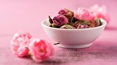 ببینید | آشنایی با خواص گل سرخ