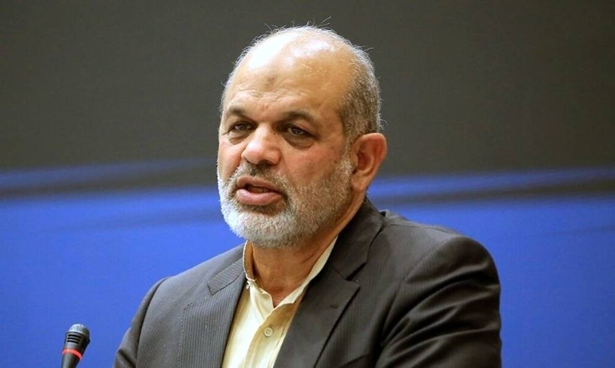 حضور وحید حقانیان و مسعود پزشکیان برای ثبتنام حضور وحید حقانیان و مسعود پزشکیان برای ثبتنام