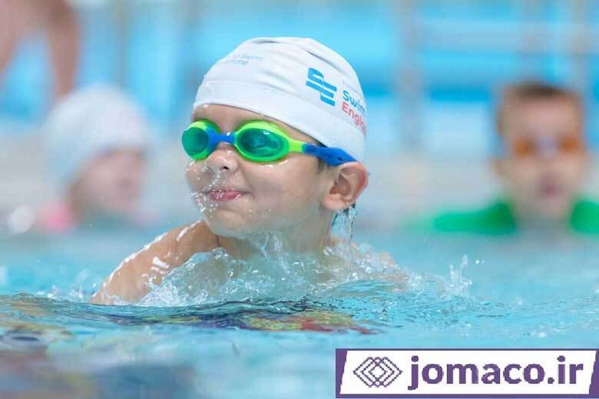 کلر زنی عملی است که از کلر برای ضدعفونی کردن آب استفاده می‌ شود. در واقع کلر زنی از موثرترین و سریع‌ ترین راه‌ های ضدعفونی کردن و جلوگیری از رشد باکتری ها و میکروارگانیسم‌ ها می‌ باشد.