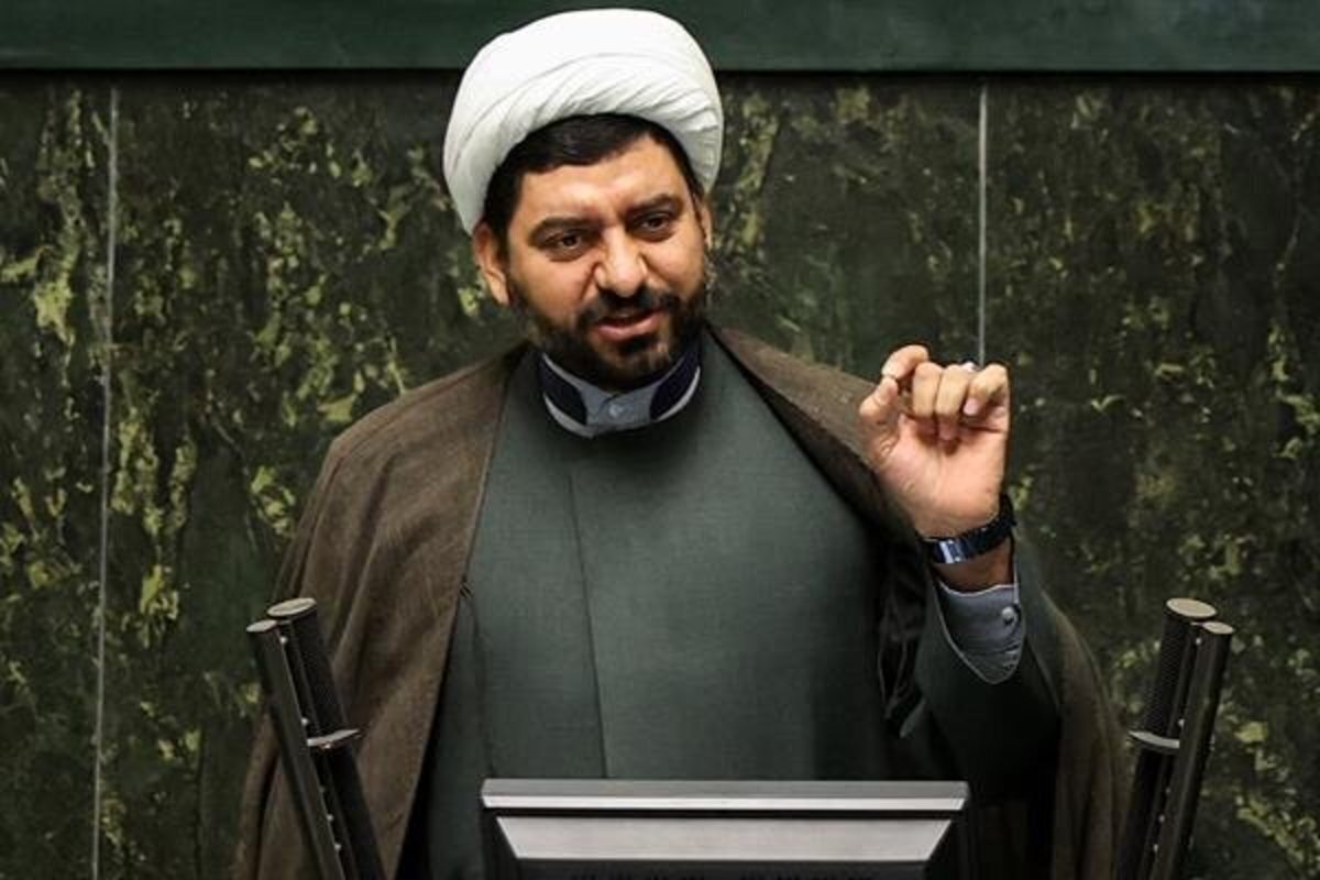 یک نماینده مجلس با اشاره به اینکه چشم دنیا به انتخابات ریاست جمهوری ایران دوخته شده است، گفت: این روز‌ها باید دو گام بلند برداشته شود که یکی مشارکت حداکثری در انتخابات و دیگری انتخاب شخص اصلح است.