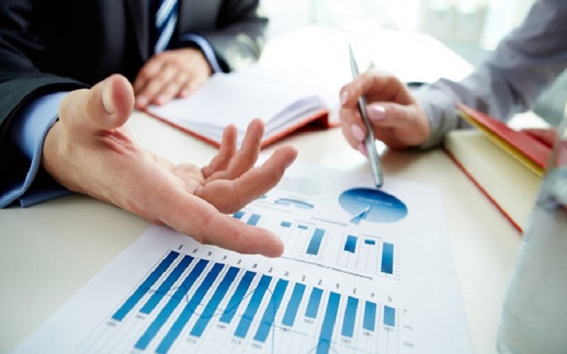 تهیه صورت های مالی به عهده کیست؟