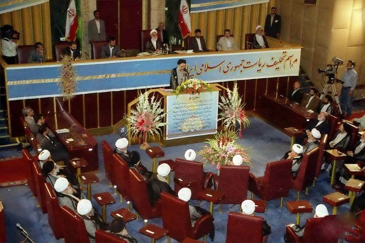 جزئیات مراسم تحلیف رئیس جمهور/نگاهی به سیزده دوره پیشین جزئیات مراسم تحلیف رئیس جمهور/نگاهی به سیزده دوره پیشین