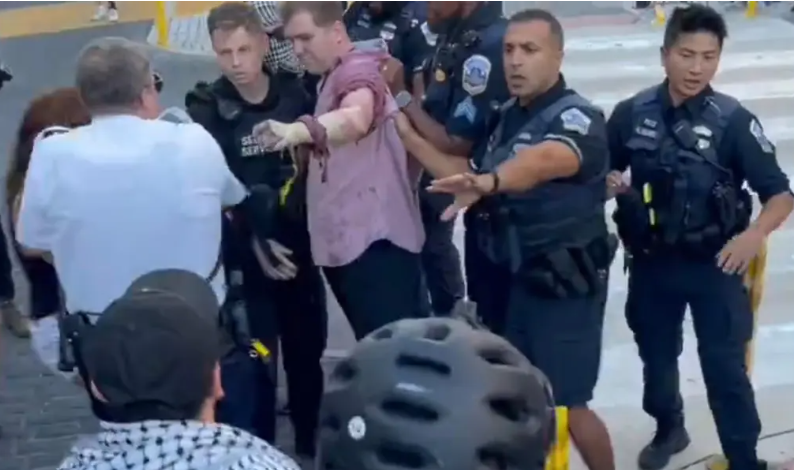 اقدام به خودسوزی خبرنگار آمریکایی حامی غزه