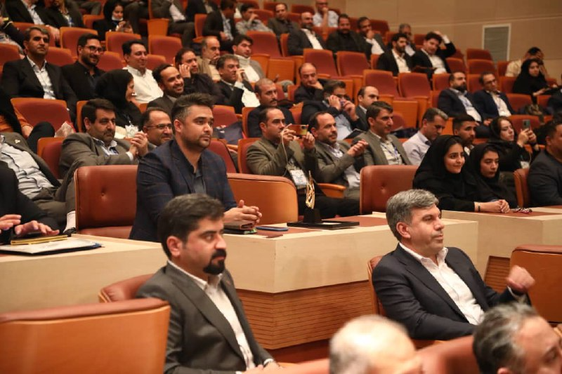 کسب تندیس بلورین درجه ۱ توسط شرکت معدنی و صنعتی گهرزمین