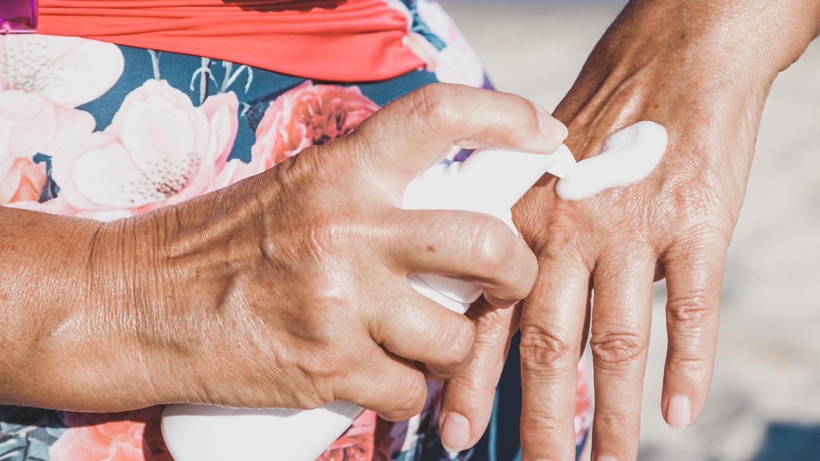 تفاوت گران ترین ضد آفتاب خارجی با گران ترین ضد آفتاب ایرانی در چیست؟