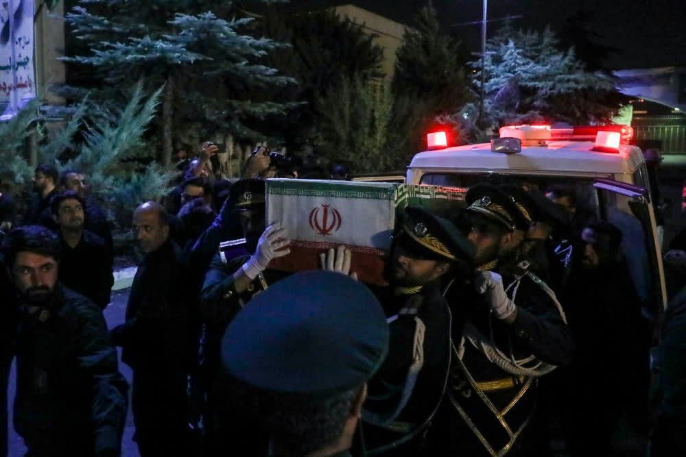 گزارش تصویری ا  استقبال از پیکر شهید نیلفروشان