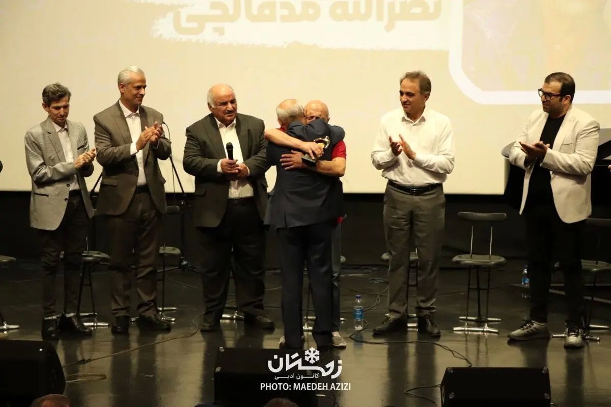 پانزدهمین همایش بزرگ شعر و موسیقی کانون ادبی زمستان که عصر روز گذشته در فرهنگسرای ارسباران برگزار شد به بزرگداشت نصرالله مدقالچی پیشکسوت هنر دوبله ایران اختصاص داشت. این مراسم به بهانه یک عمر تلاش و تولید مستمر و موثر در عرصه صدا در آستانه ۸۰ سالگی مدقالچی اختصاص داشت.