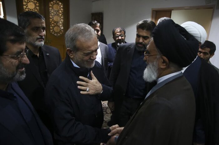 رئیس جمهور وارد قم شد رئیس جمهور وارد قم شد