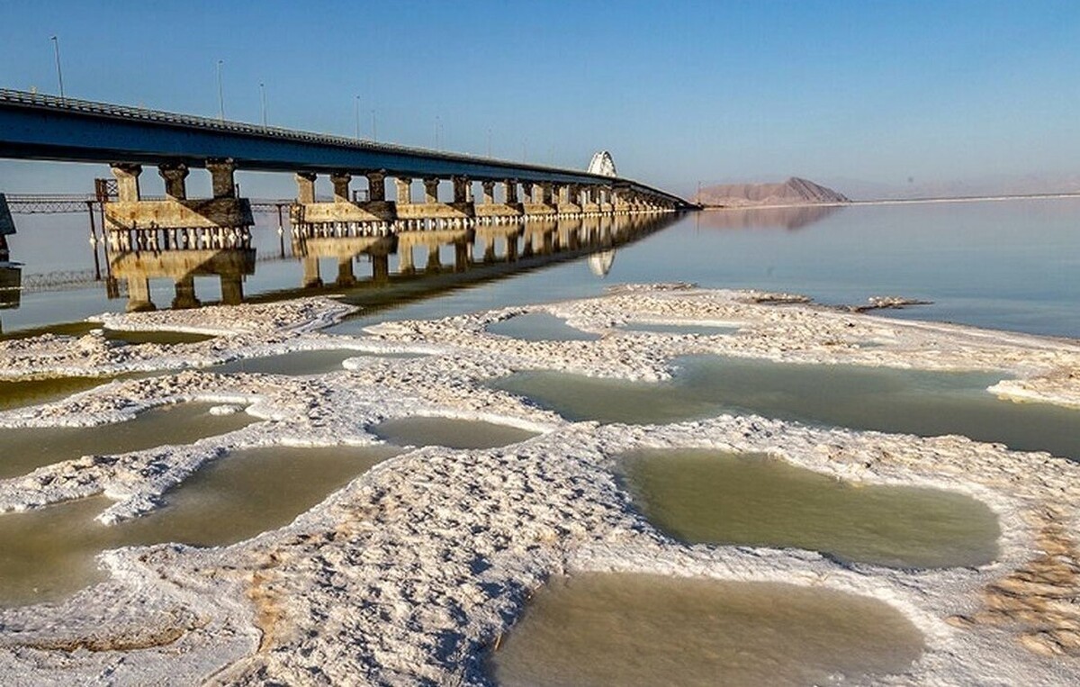 حدود یک دهه پیش ستاد احیای دریاچه ارومیه تشکیل شد و فعالیت‌های خود را برای زنده‌نگه‌داشتن این اکوسیستم حیاتی ایران آغاز کرد.درحالی‌که ۳۱مردادماه۱۴۰۰دفتربرنامه‌ریزی وتلفیق ستاد احیای دریاچه ارومیه رسما اعلام کرده بود ۱۵هزارمیلیارد تومان برای اجرای پروژه‌های احیای دریاچه ارومیه هزینه شده است.