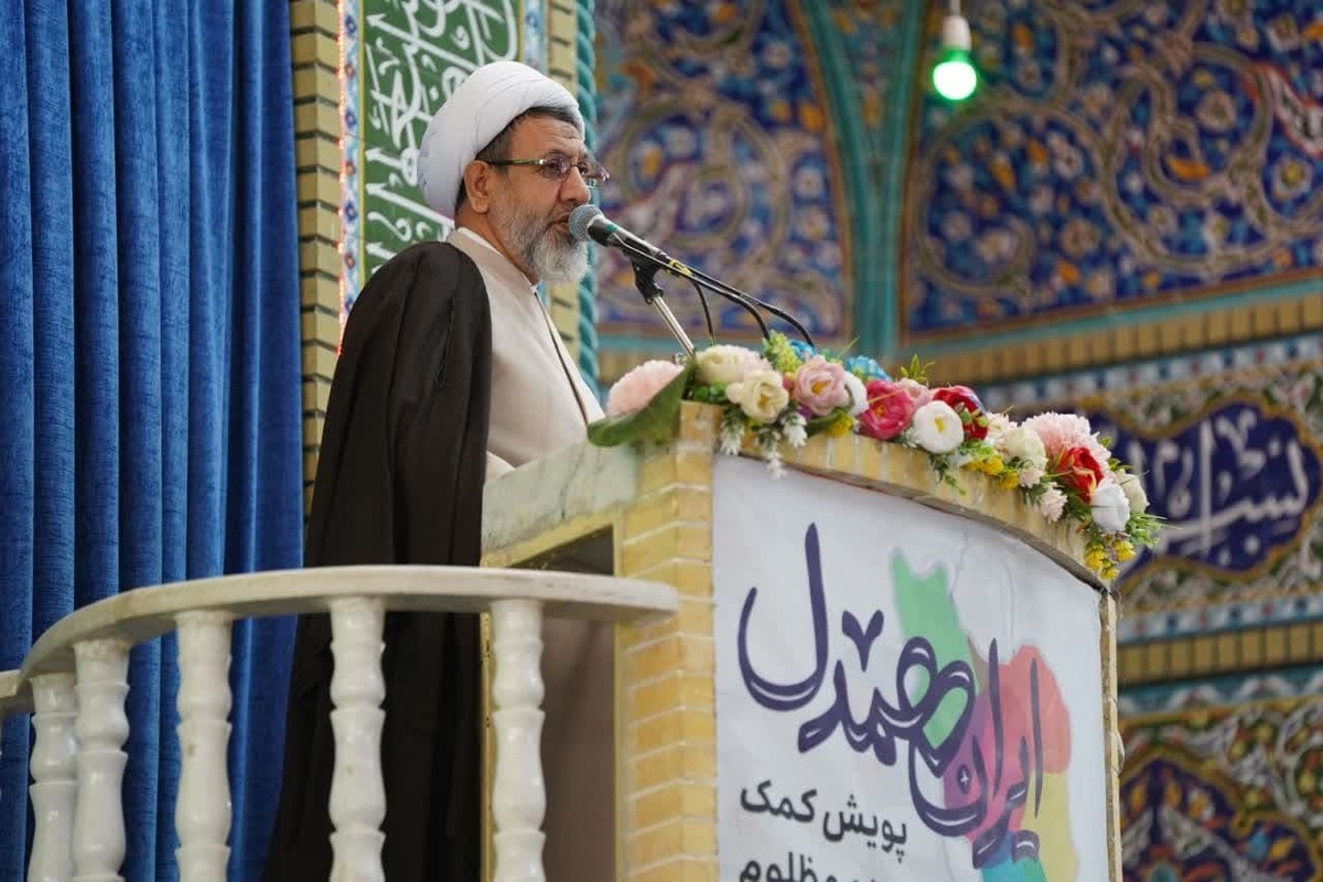 امام جمعه کرمان گفت: همه مسئولان سیاسی و اجرایی استان کرمان باید در فعالیت‌های خود از شهید سلیمانی الگوگیری کنند.