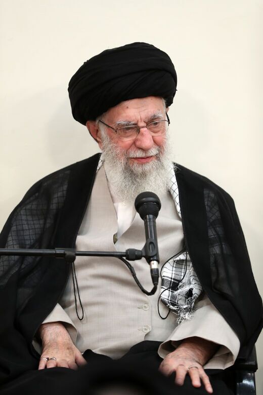 گزارش تصویری ا  رهبر معظم انقلاب در دیدار دست‌اندرکاران کنگره‌ ملی بزرگداشت شهدای استان کرمانشاه