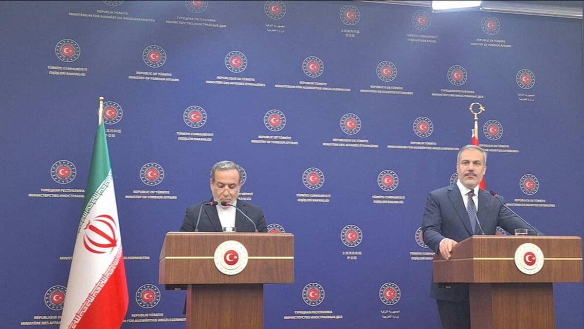 وزیر امور خارجه ایران گفت: در دیدار با وزیر خارجه ترکیه توافق کردیم جلسه بعدی روند آستانه در سطح وزرای امور خارجه به زودی برگزار شود.