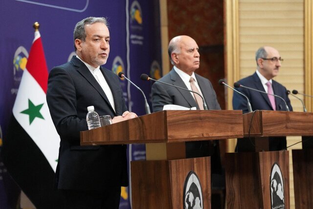 عراقچی: با تمام قوا از سوریه در مبارزه با گروههای تروریستی حمایت میکنیم عراقچی: با تمام قوا از سوریه در مبارزه با گروههای تروریستی حمایت میکنیم