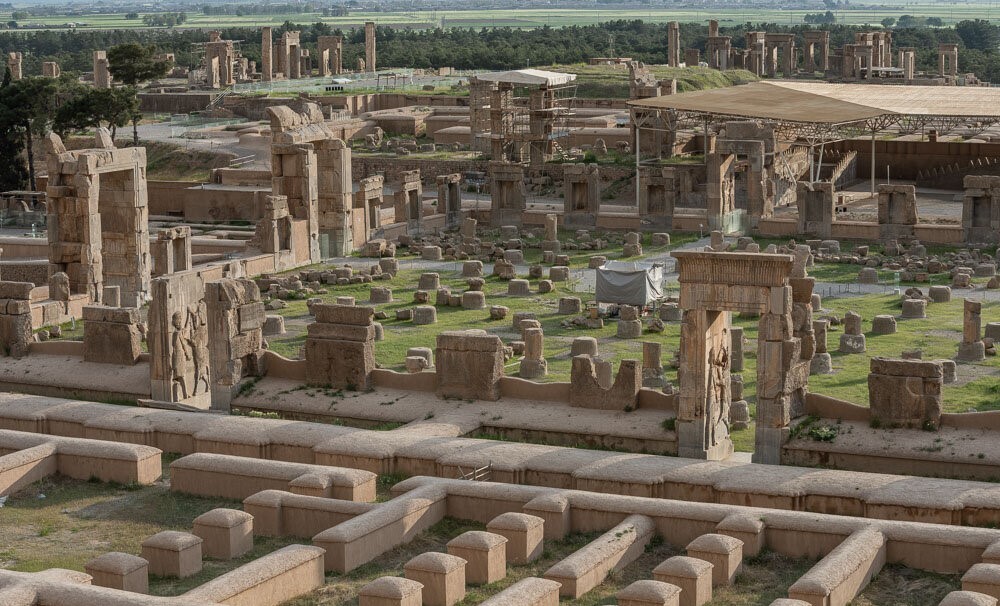 «تخت جمشید» و ساخت استخر‌های کشاورزی در حریم آن