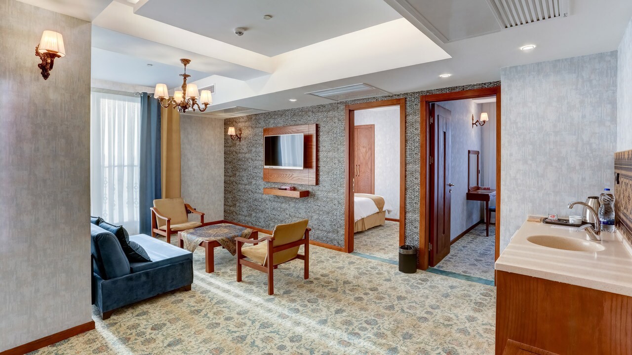 چطور در زمان پیک گردشگری هتل های مشهد را رزرو کنیم؟ چطور در زمان پیک گردشگری هتل های مشهد را رزرو کنیم؟