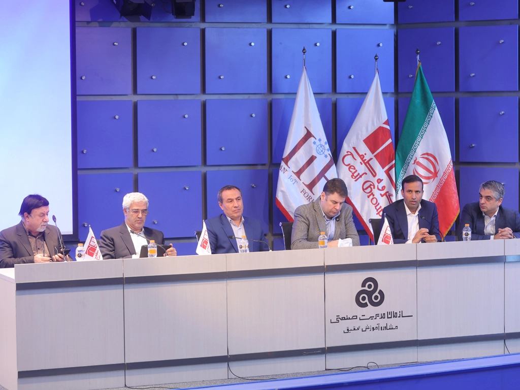 بازدید وزیر ارتباطات از توانمندیهای 5G و فیبرنوری ایرانسل بازدید وزیر ارتباطات از توانمندیهای 5G و فیبرنوری ایرانسل