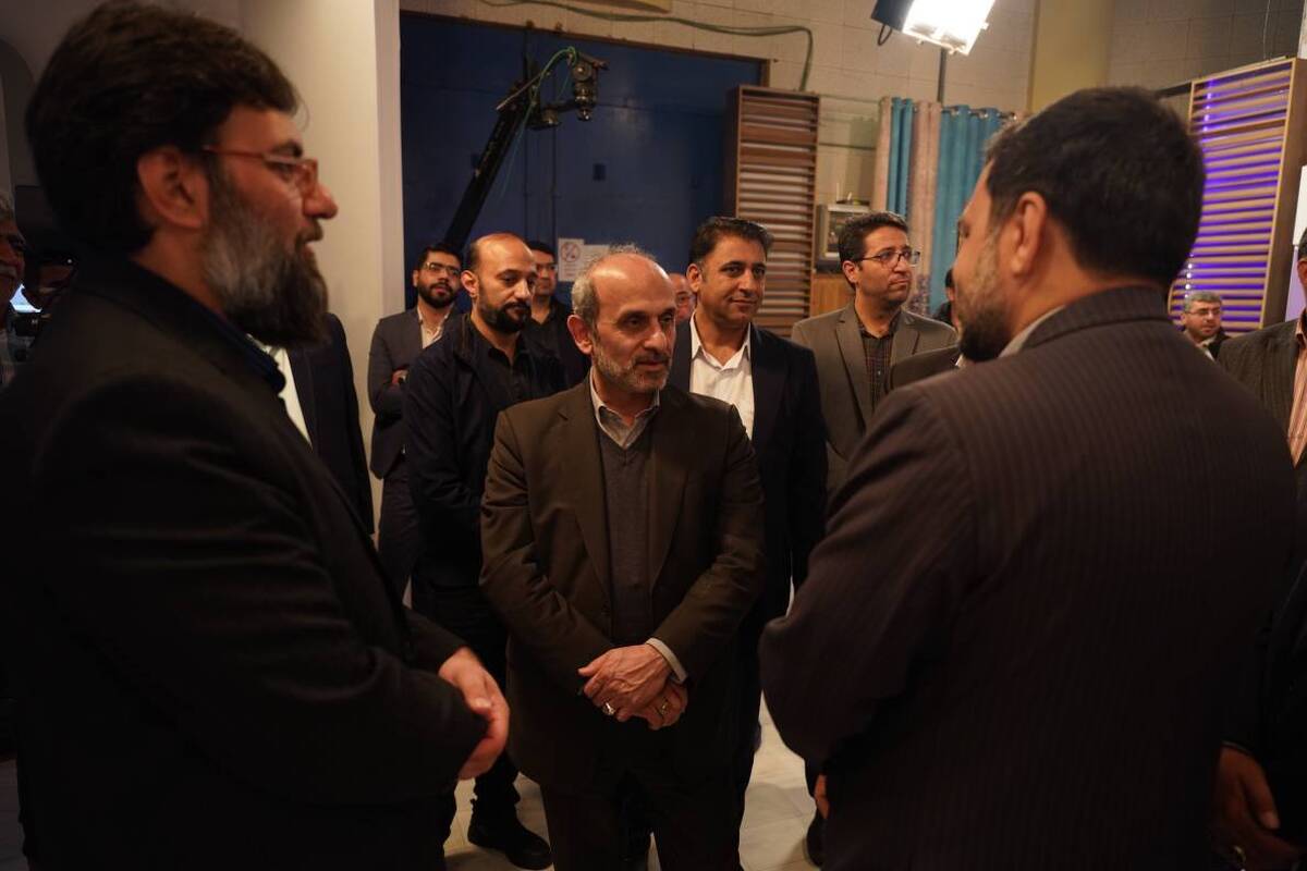 رئیس سازمان صداوسیما در سفر به شیراز از اچ دی سازی مرکز فارس خبر داد و گفت: تلاش می‌کنیم با هماهنگی معاونت توسعه فناوری سازمان و تامین اعتبار لازم این طرح را تا پایان سال در صداوسیمای فارس اجرا کنیم.