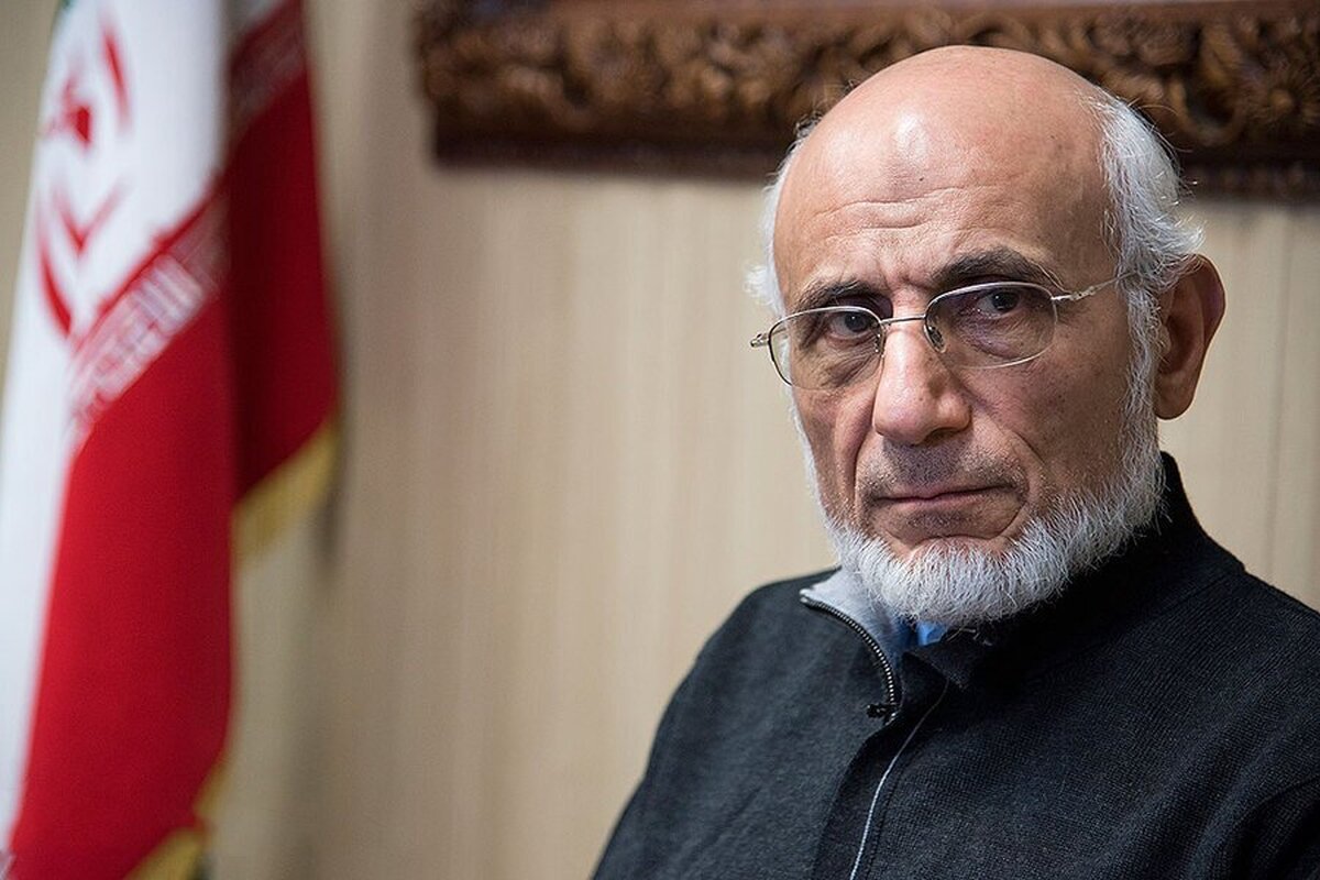 مصطفی میرسلیم: امام خمینی (ره) با تاکید بر جمهوری اسلامی نه یک کلمه بیشتر نه یک کلمه کمتر، راه سوءاستفاده دشمن برای تکرار کودتای ۲۸ مرداد و دامن زدن به دوگانگی در جامعه را بستند.