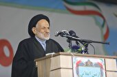 بوسه بردستان نیروهای مسلح برای من افتخار است