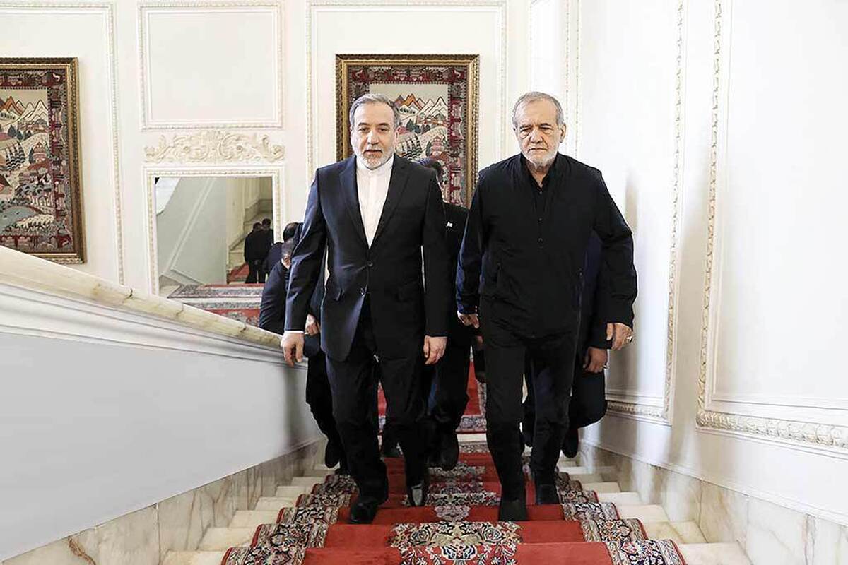  مقامات ارشد دولتی با صدای رسا اعلام کرده‌اند که دیگر به اصرار واشنگتن برای ازسرگیری مذاکرات تن نمی‌دهند. سیدعباس عراقچی، وزیرامورخارجه ایران، درمصاحبه اختصاصی بابرنامه«Worlds Apart»شبکه راشاتودی، رویکرد آمریکا را «رویکردی کاملا نادرست» توصیف و تأکید کرد که تهران «دیکته‌پذیر» نیست.