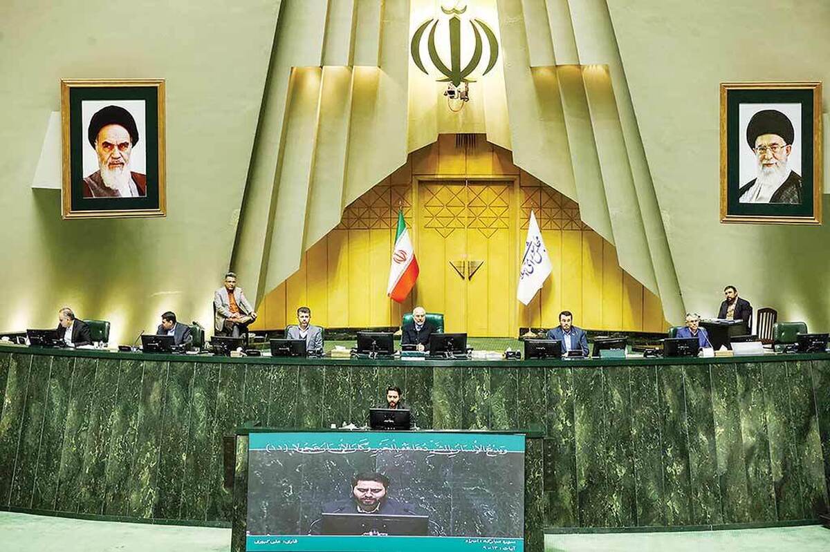 افزایش قیمت ارز در کنار موج گرانی‌ها، بار دیگر معیشت خانوارها را به یکی از اصلی‌ترین دغدغه‌های جامعه تبدیل کرده و این مساله دوباره در صحن مجلس بهارستان بازتاب یافته است.افزایش مستمر قیمت کالاهای اساسی، نمایندگان مردم را بر آن داشته تا پرونده اقتصاد و معیشت را دوباره روی میز بررسی بگذارند و از دولت درباره دلایل و راهکارهای مهار گرانی توضیح بخواهند.