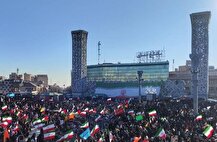 ببینید | حضور پرشور مردم در دقایق ابتدایی آغاز مراسم سالروز یوم الله نهم دی -  میدان امام حسین (ع) تهران