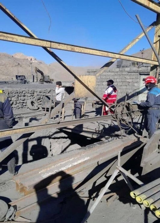 معدن کوشک در بافق ریزش کرد