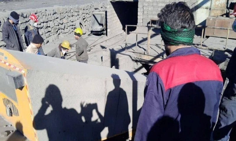 معدن کوشک در بافق ریزش کرد