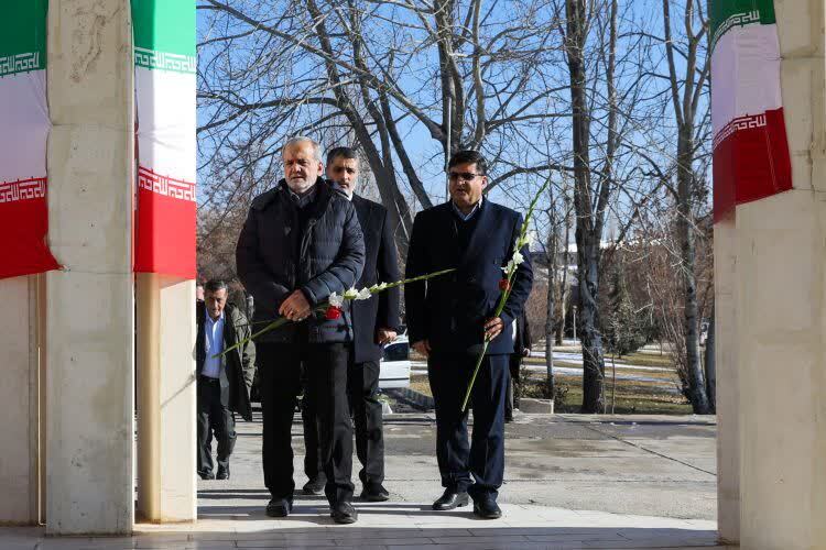 لحظه ورود رئیس جمهور به استان چهارمحال‌و‌بختیاری +تصاویر