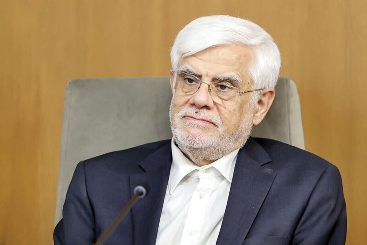 روز گذشته معاون اول رئیس‌جمهور از رسانه ملی برای اطلاع‌رسانی دقیق درخصوص تغییرات قیمتی بنزین تشکر کرد.البته این تنها مقطعی نیست که رسانه ملی تلاش کرده با روایت درست و به‌موقع، ابتکار عمل را به‌دست بگیرد. در چند روز گذشته و به دنبال اعتراض برخی بازاریان پیرامون نوسانات نرخ ارز، شاهد بودیم رسانه ملی با تهیه گزارش‌های متنوع و به‌موقع تلاش کرد واقعیت را پوشش دهد و بهانه را برای سودجویی و تحریف روایت از رسانه‌های معاند بگیرد.