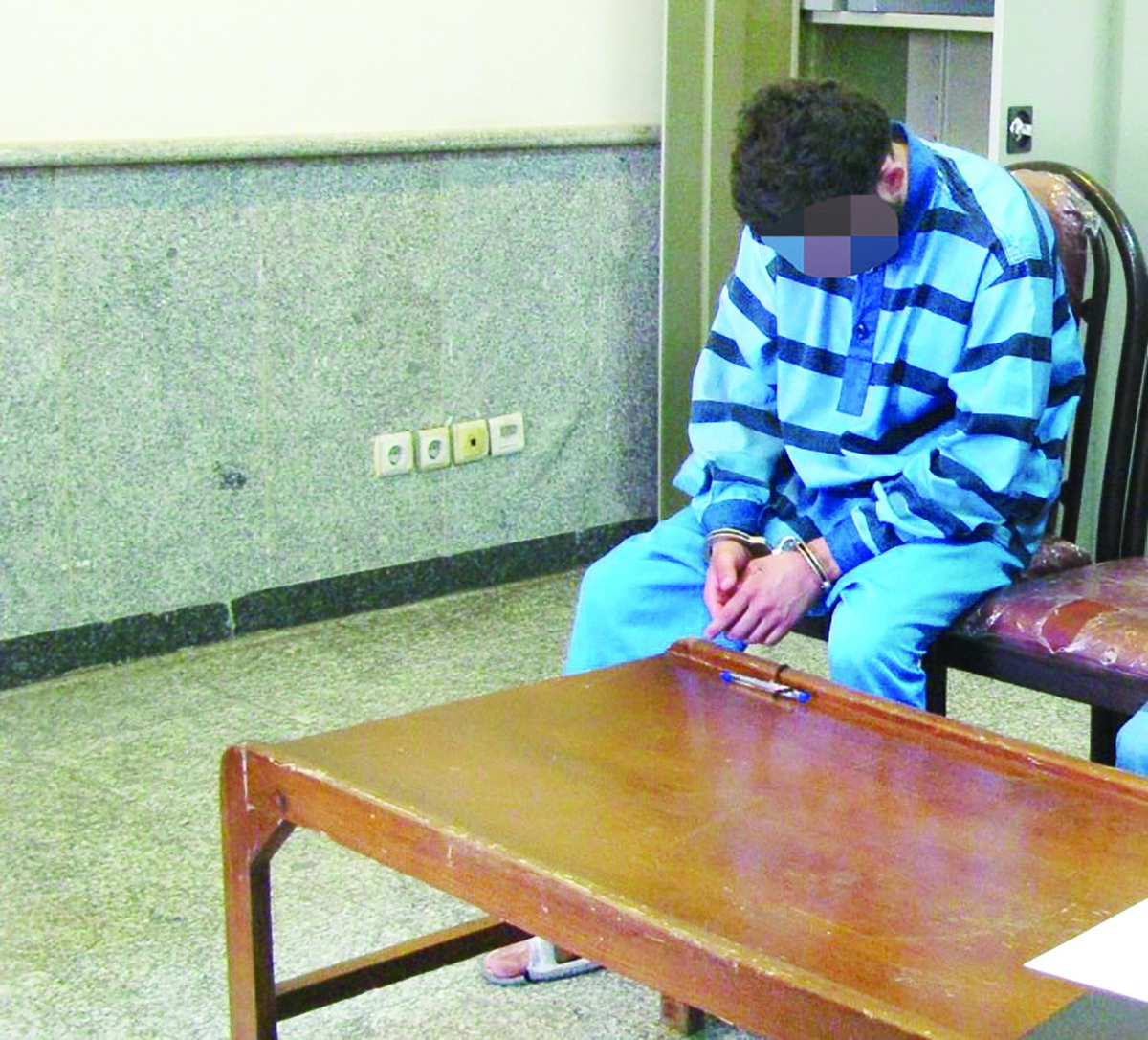 مرد افغان که در پی رابطه عاشقانه با یک زن ایرانی، شوهر او را با ۱۵ ضربه چاقو به قتل رسانده بود، اعتراف کرد. 