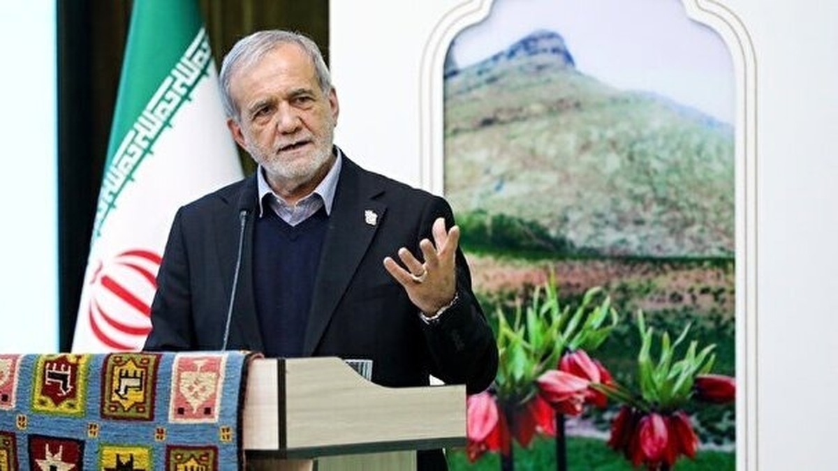 پزشکیان،رئیس‌جمهور در جمع فعالان سیاسی استان چهارمحال و بختیاری با تأکید بر اینکه دولت قصد حذف یارانه‌ها را ندارد، گفت: برای رفع مشکلات، ارز دولتی به جای ابتدای زنجیره تولید، به انتهای آن منتقل و یارانه مستقیماً به مصرف‌کننده نهایی پرداخت می‌شود.