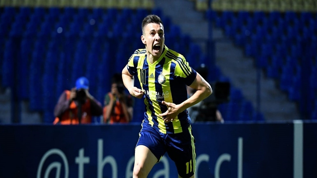 ایگور سرگیف مهاجم تیم ملی ازبکستان برای انجام تست‌های پزشکی روز یکشنبه به تهران می‌آید.