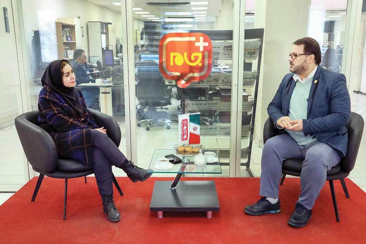 بنیاد فردوسی یکی از سازمان‌های مردم‌نهادی است که با بیش از دو دهه فعالیت مستمر در عرصه فرهنگ، به‌ویژه پاسداشت جایگاه شاهنامه و مقام فردوسی، قدم‌های بسیاری برداشته. یاسر موحدفرد از ابتدای شکل‌‌گیری این بنیاد تا امروز یکی از متولیان اصلی آن بوده و درحال حاضر دبیرکل بنیاد فردوسی به‌شمار می‌رود. بنیاد فردوسی در این سال‌ها همچنین به ثبت برخی مواریث ملموس و ناملموس پرداخته است. به این بهانه با یاسرموحد‌ فرد به گفت‌وگو نشسته‌ایم.