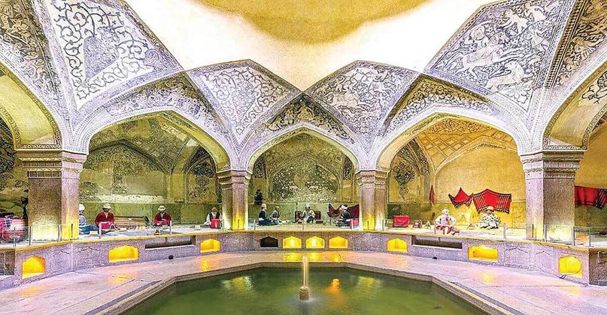 استان فارس و شهر شیراز در حافظه تاریخی و فرهنگی ایرانیان، بیش از هر چیز با شعر، ادب و میراث جهانی شناخته می‌شوند‌ اما در پس این چهره جذاب، ظرفیتی عظیم و تاثیرگذار با مخاطبان بی‌شمار وجود دارد که همان «گردشگری مذهبی» است. وجود حرم مطهر حضرت احمدبن موسی(ع) شاهچراغ، ده‌ها امامزاده واجب‌التعظیم، مساجد تاریخی، مراکز دینی فعال و پیوند عمیق هویت مذهبی با فرهنگ بومی، فارس را به یکی از مستعدترین استان‌های کشور برای تبدیل‌شدن به «قطب گردشگری مذهبی جنوب ایران» بدل کرده است.