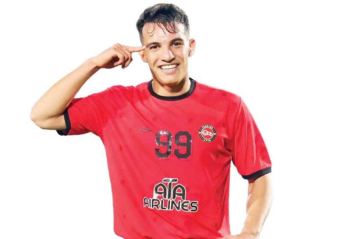 با انجام ۱۲۰ بازی و رد شدن ۲۰۶ گل از خط دروازه‌ها و میانگین ۱.۷۱ گل در هر بازی، نیم فصل اول بیست و پنجمین دوره لیگ برتر با صدرنشینی سپاهان اصفهان به پایان رسید. نیم فصلی که در آن فقط نیمکت ۲ تیم دچار تغییر و تحول شد؛ پرسپولیس بعد از ۸ بازی تحت هدایت وحید هاشمیان، به دلیل نارضایتی هواداران از نتایج تیم با هلیکوپتر ایرانی قطع همکاری کرد و سراغ اسمار برزیلی رفت.