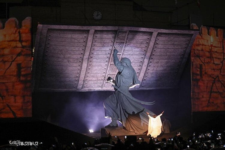 ببینید | رونمایی از نماد فاتح خیبر همزمان با ولادت امیرالمومنین (ع)