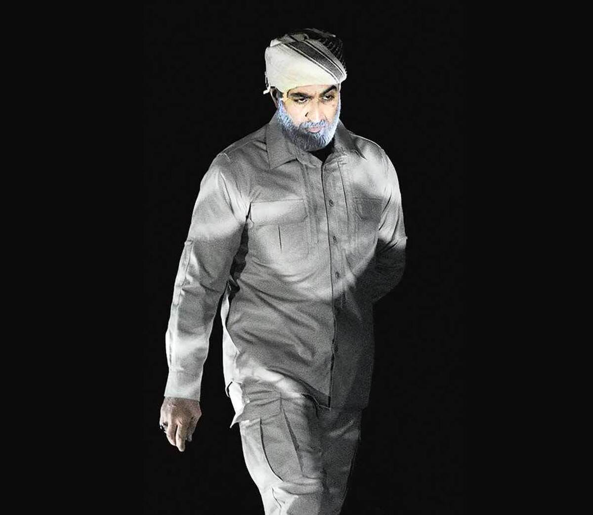 موضوع ساخت فیلم و سریال درباره شهید قاسم سلیمانی از همان لحظات ابتدایی شهادتش به یکی از بحث‌های جدی در فضای فرهنگی و هنری کشور تبدیل شد. هنوز خبر شهادت سردار دل‌ها تازه بود که گمانه‌زنی‌ها درباره ساخت آثار نمایشی مرتبط با زندگی و نقش تاریخی او آغاز شد؛ آثاری که بتوانند تصویری دقیق، ماندگار و غیرتحریف‌شده از این شخصیت تأثیرگذار ارائه دهند.