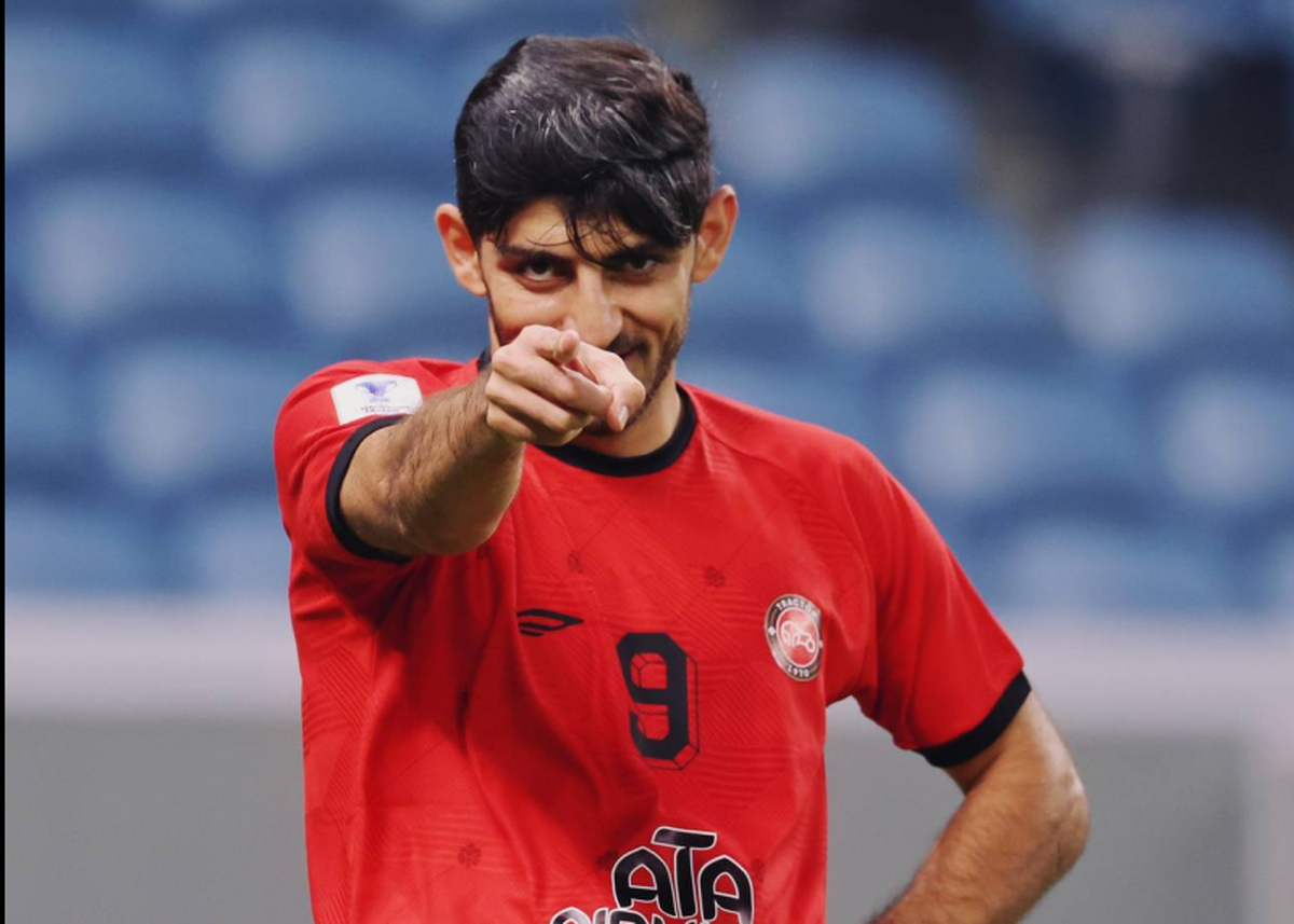 قرارداد ستاره تراکتور در پایان لیگ بیست و پنجم به اتمام خواهد رسید و از حالا شایعه بازگشت او به پرسپولیس شنیده می‌شود.