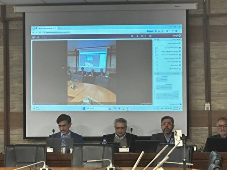 ایران چندین بار تلاش کرد تا اختلافات با آمریکا و غرب را حل و فصل کند