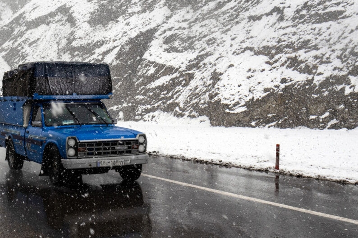 رئیس مرکز ملی پیش بینی و مدیریت بحران مخاطرات وضع هوای سازمان هواشناسی کشور گفت: با ورود سامانه ضعیف بارشی به کشور، از امشب - ۲ دی - بارش پراکنده برف و باران در برخی مناطق پیش‌بینی می‌شود.