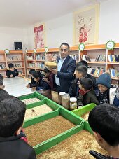 پرورش میلورم؛ آموزش مهارت‌های نوین تولید و کارآفرینی به دانش‌آموزان مهریز