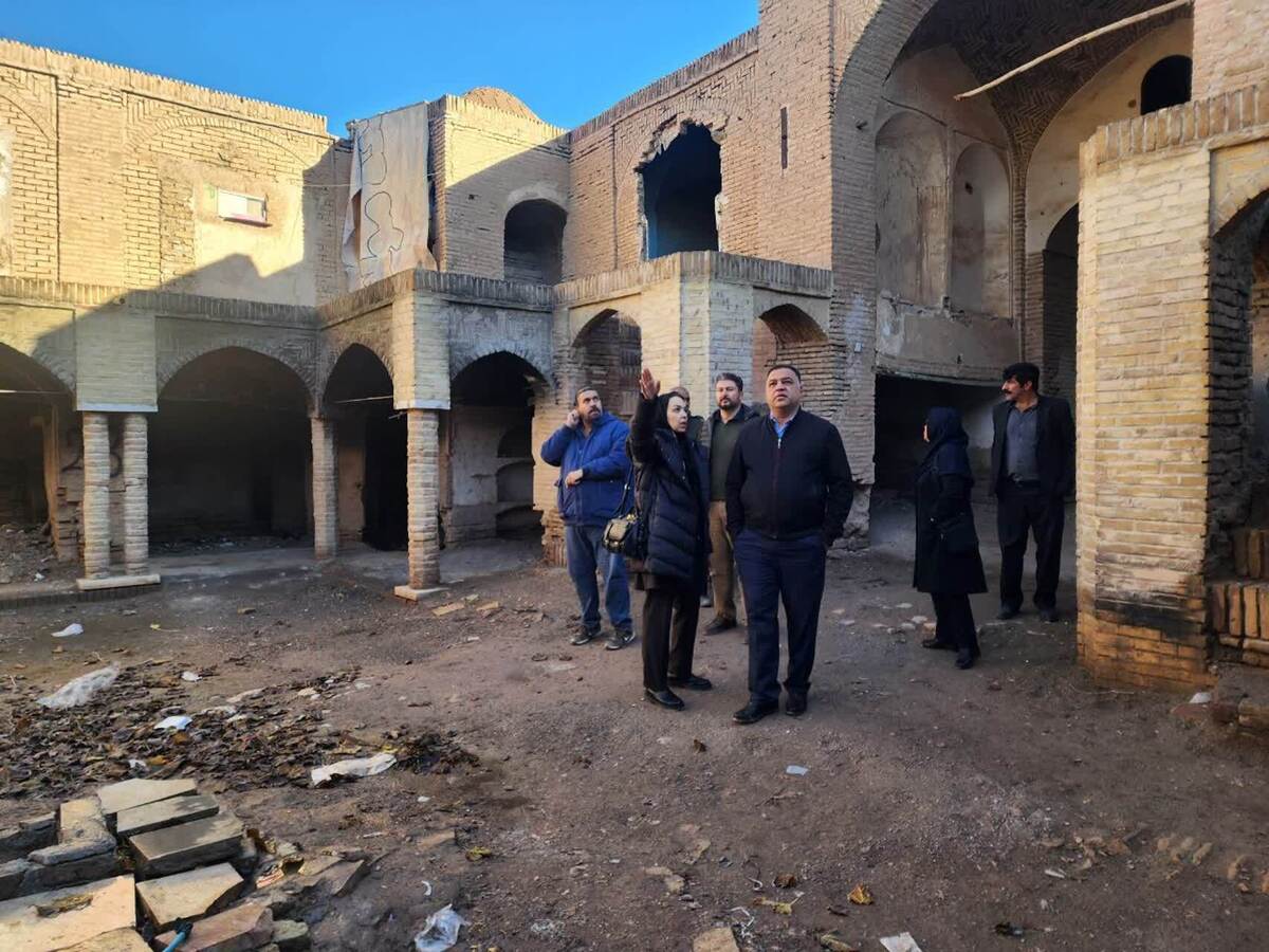 سرپرست اداره‌ کل میراث‌ فرهنگی، صنایع دستی و گردشگری استان کرمان از سامان‌ دهی بازار قلعه محمود با همراهی شهرداری بافت تاریخی کرمان‌ خبر داد.