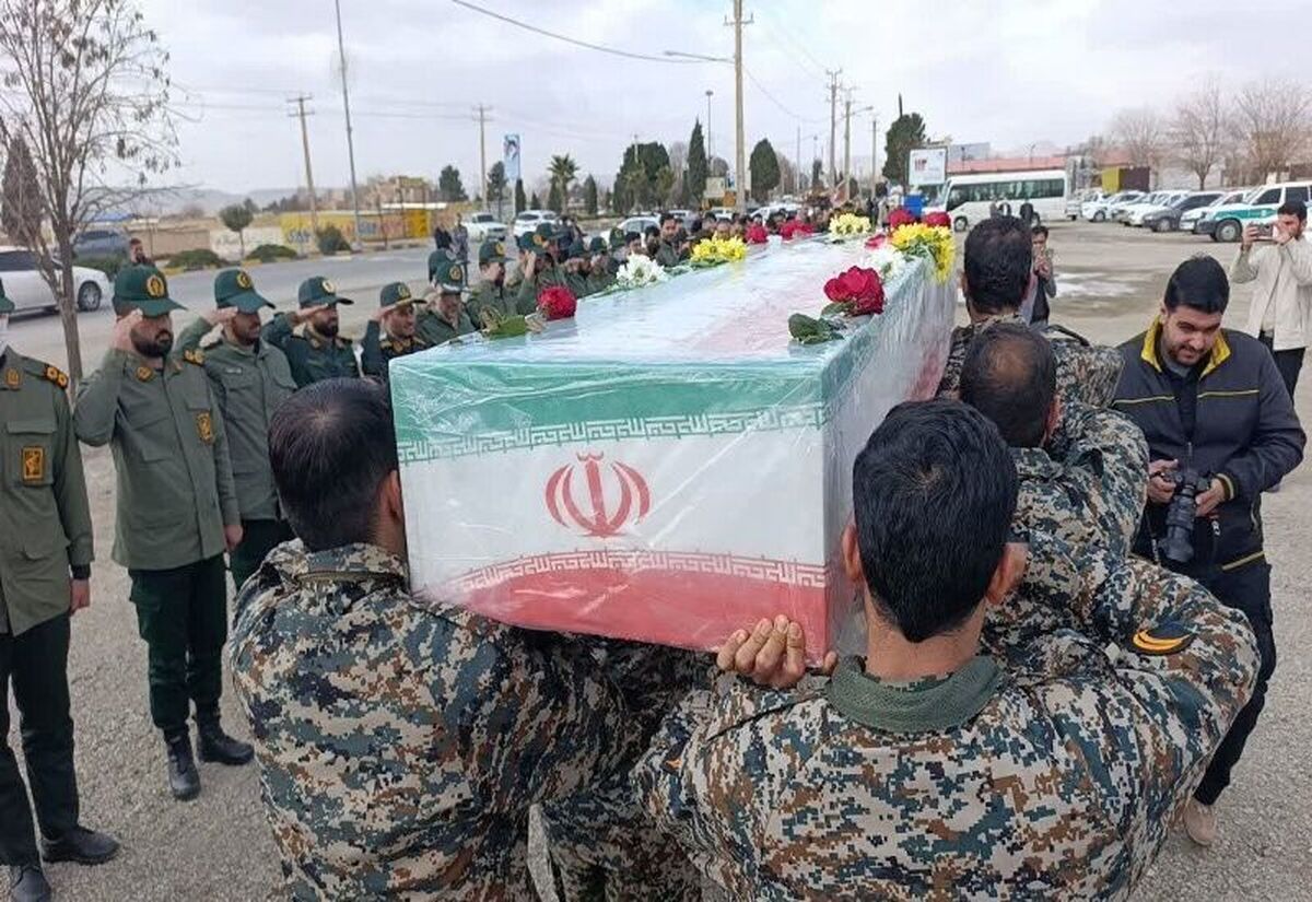 مدیرکل بنیاد شهید و امور ایثارگران خراسان رضوی اعلام کرد: هفت نفر از مدافعان امنیت طی روزهای گذشته در جریان ناآرامی های اخیر در مشهد و جغتای به درجه رفیع شهادت نایل آمدند.