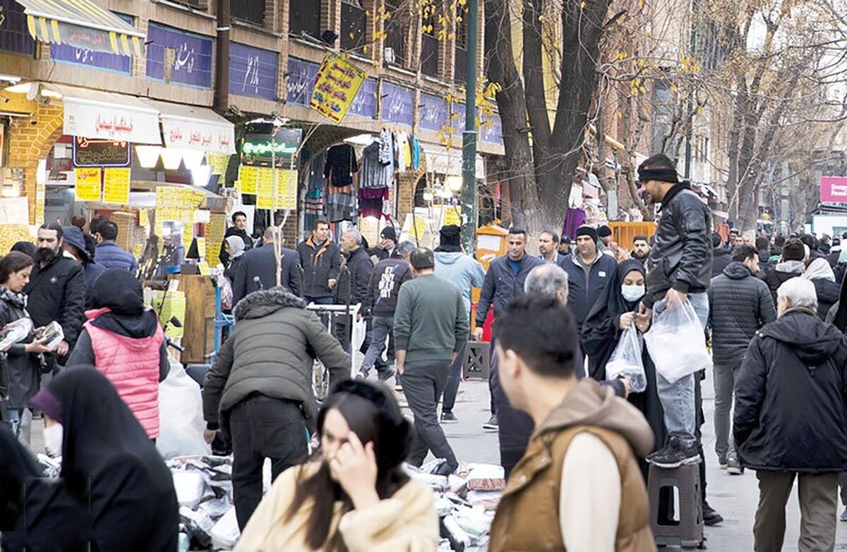 اصناف و بازاریان که هفته گذشته با ابراز نگرانی شدید از نوسانات نرخ ارز، عدم پیش‌بینی‌پذیری اقتصادی و تأثیر آن بر کسب‌وکار خود، دست به اعتراض زده بودند روز گذشته همزمان با آغاز هفته روز نسبتا عادی را سپری کردند.