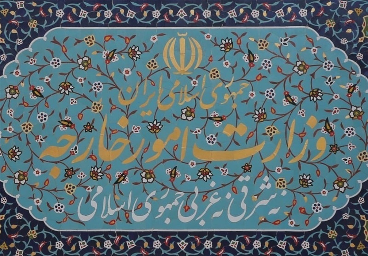 در پی تعرض عناصر ضدایرانی به سفارت جمهوری اسلامی ایران در لندن، سفیر انگلیس به وزارت خارجه ایران احضار شد.