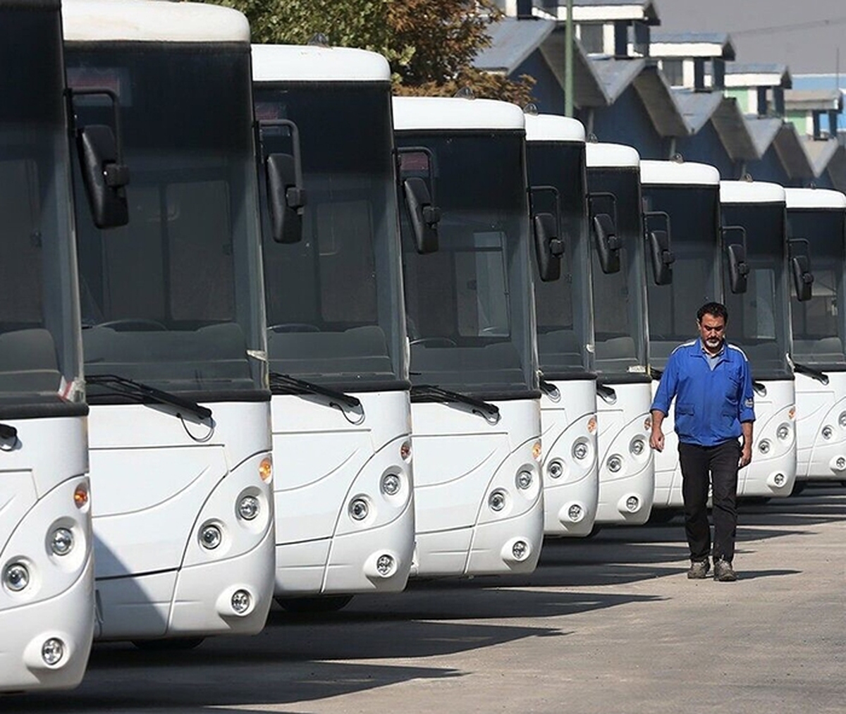 روابط عمومی شرکت واحد اتوبوسرانی تهران با صدور اطلاعیه‌ای، از خدمات‌رسانی ناوگان اتوبوسرانی به شرکت‌کنندگان در مراسم تشییع پیکر مطهر ۱۰۰ شهید مقاومت ملی، خبر داد.