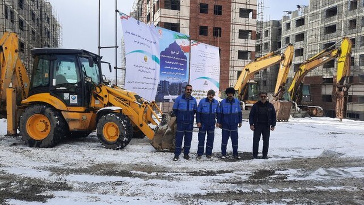 عملیات ایجاد زیرساخت‌های آب و فاضلاب در پروژه ۶۰۰ واحدی نهضت ملی مسکن شهرک بهشتی، امروز چهارشنبه ۲۴ دی آغاز شد.
